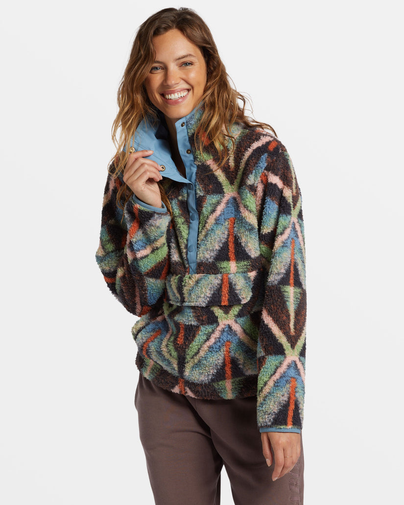 Switchback Pullover