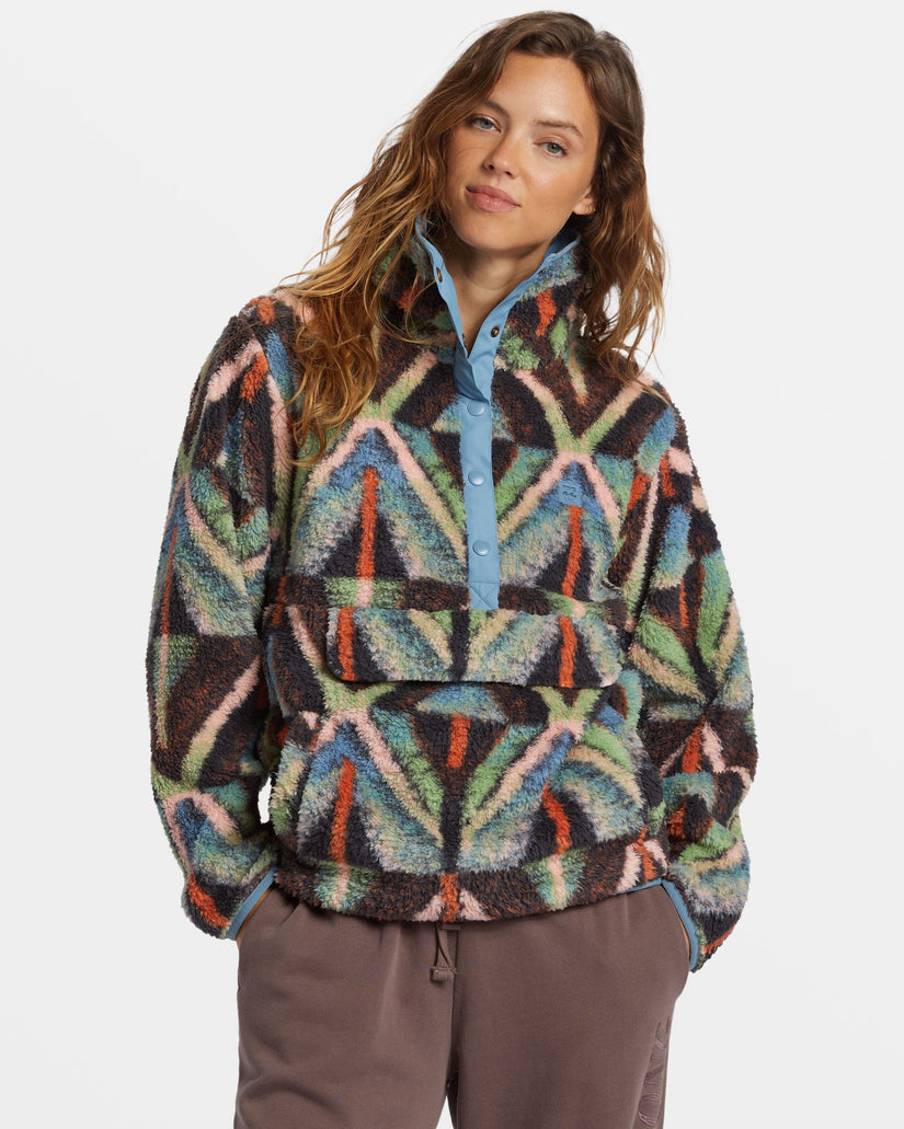 Switchback Pullover