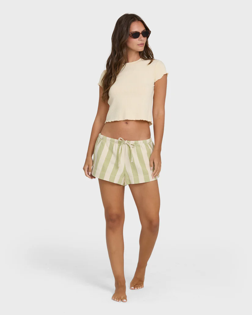 Shelly Tee