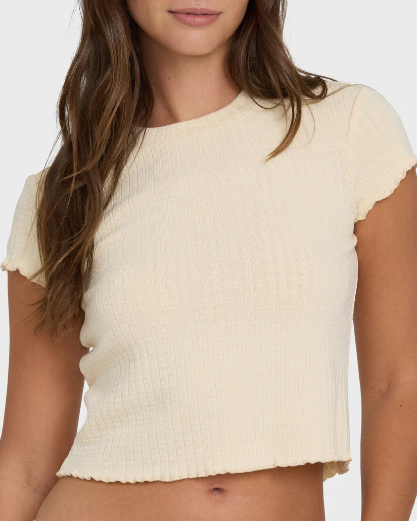 Shelly Tee