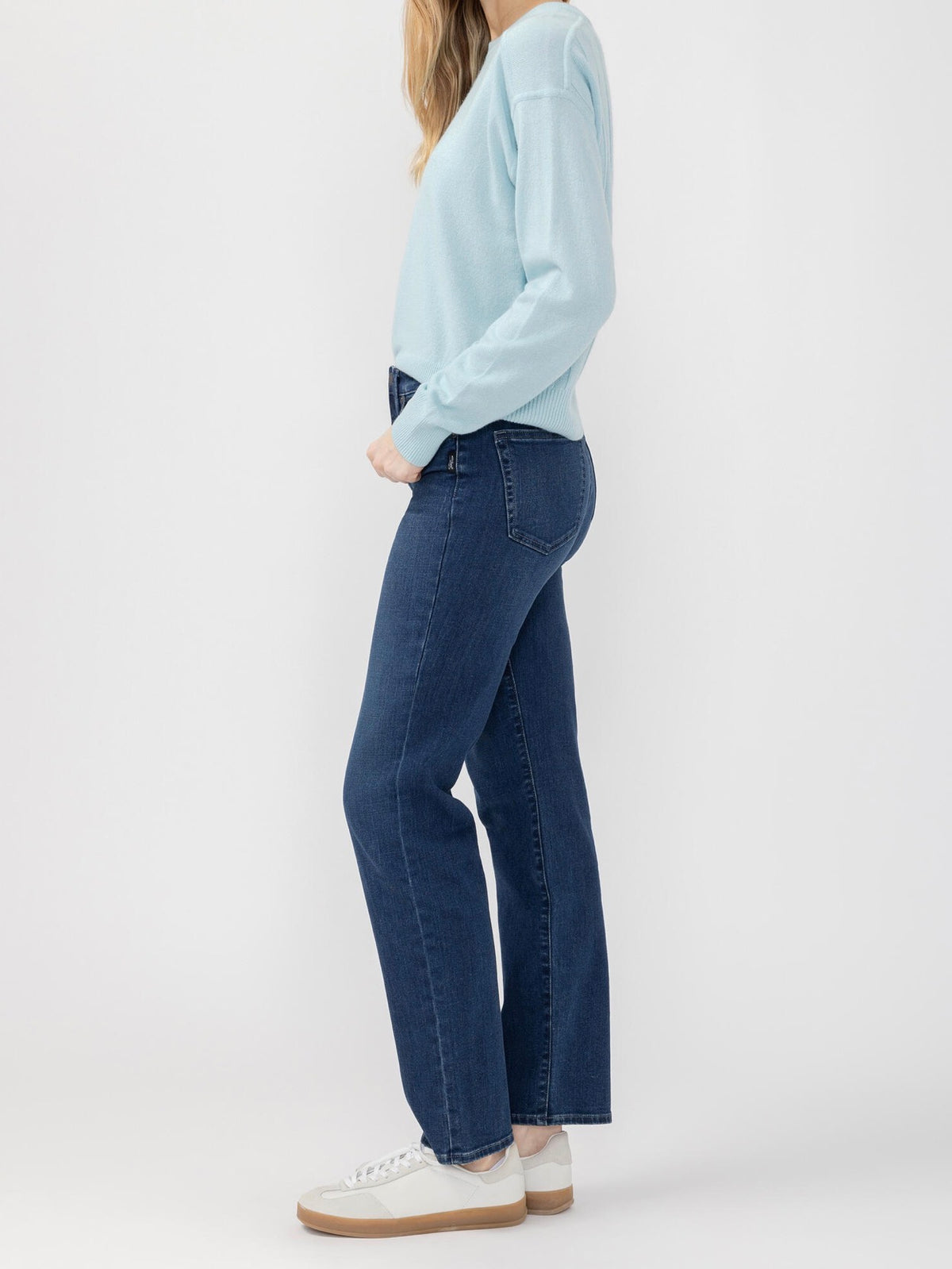 Isbister Classic Straight