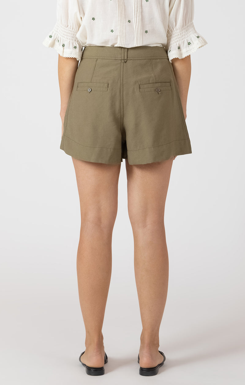 Pleated Relaxed Short